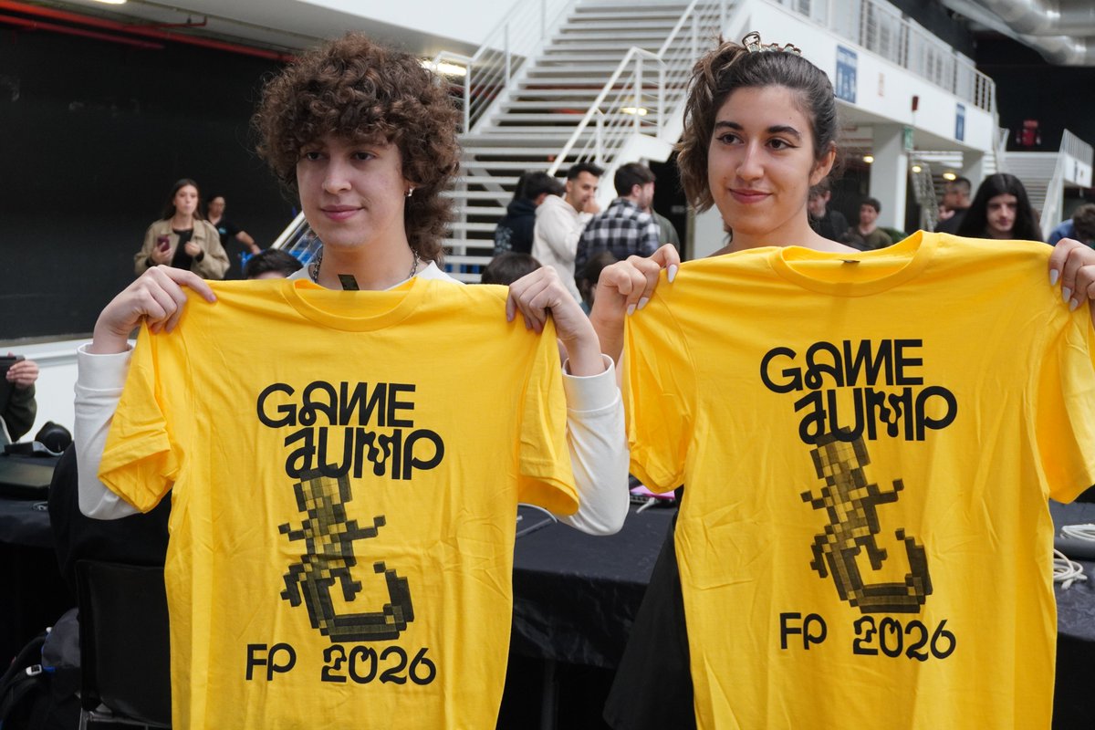 ENTI_BCN's tweet photo. El nostre equip comença amb il·lusió la #GameJumpFP a la @RetroBarcelona.

48h per presentar una vertical slice sobre la temàtica de "GAUDÍ", l'arquitecte, commemorant el centenari de la seva mort.

Molta sort, equip!! ❤️

#gamejam #participar #experiència #entilife #CFGS https://t.co/GRUbh1Z7rn
