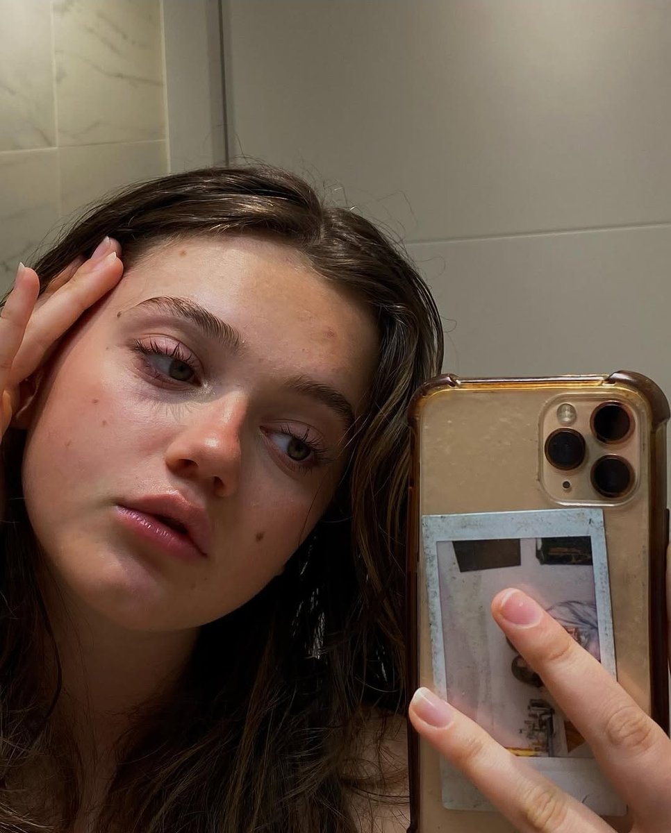 roxysvage's tweet photo. Las que dicen que Shannon es fea estan medio o super babosas? Literalmente miras a la chica y grita Shannon, es absolutamente preciosa, fea sus colas.

ES ABSOLUTAMENTE PRECIOSA ✨🤍 https://t.co/ragjtkW18A