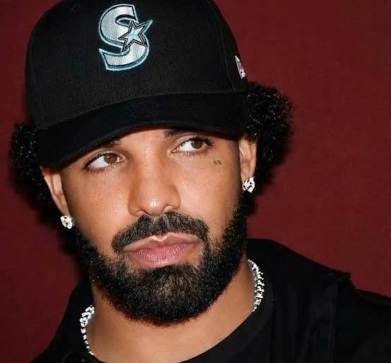 Monkeyteric's tweet photo. “im the best rapper alive”

“…”

“top 5 dead or-“

“banana in my pajamas got a white girl named amanada pouring a 4 in a fanta” https://t.co/5nYTpjg3CB