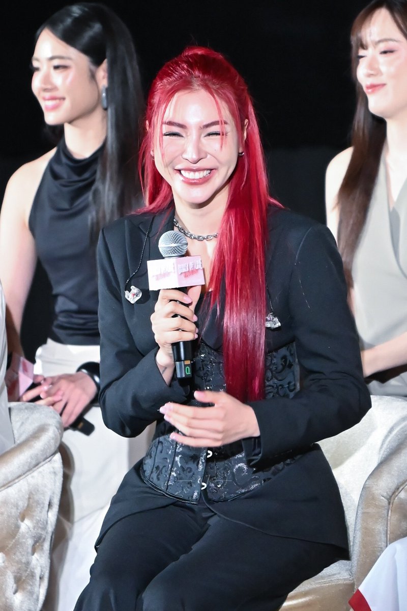 JJ 🌻 | FAYEMILY | Team Arisa 🏁 tweet media