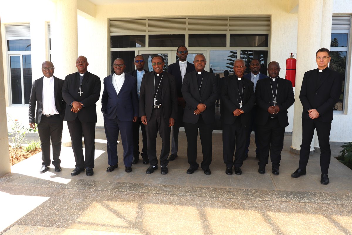 Kinyamateka_KM's tweet photo. Kuri uyu wa 15 Gicurasi 2026, Abepeskopi Gatolika mu Rwanda basoje Inteko rusange ya 178 yari imaze iminsi 4 ibera ku  Ruyenzi muri Centre Pastoral de la Conference Episcopale du Rwanda. Ni Inama yari iyobowe na  Nyiricyubahiro Antoine Karidinali Kambanda,  Arkiyepiskopi wa Kigali, akaba na perezida w’Inama y’Abepiskopi Gatolika mu Rwanda, yitabiriwe kandi na Myr Daniel Tumiel , Umunyamabanga mu biro by'Intumwa ya Papa mu Rwanda (Apostolic Nunciature)