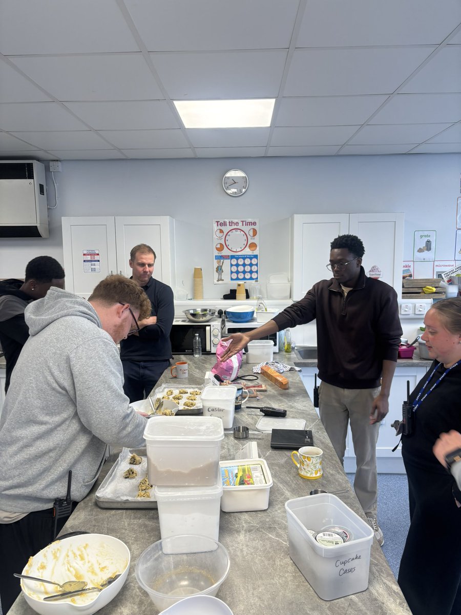 _SuttonHouse_'s tweet photo. Staff have been busy baking cookies for our Mental Health Awareness Week bake sale 🍪💚 A lovely opportunity to come together, support staff wellbeing, and spread a little kindness through cake and conversation! #MentalHealthAwarenessWeek #StaffWellbeing https://t.co/sU68BI1zi6