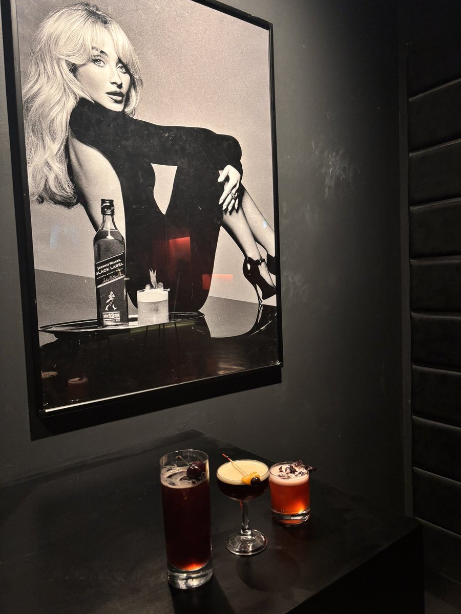 Drewkunofficial's tweet photo. JOHNNIE WALKER × Sabrina Carpenter
Cocktail Night🍸🌙

Coachellaでも圧巻のステージを披露していたサブリナの世界観を、間近で体感できて最高の時間でした。

#サブリナカクテルナイト
#ジョニーウォーカー https://t.co/S9rVqM5PVj