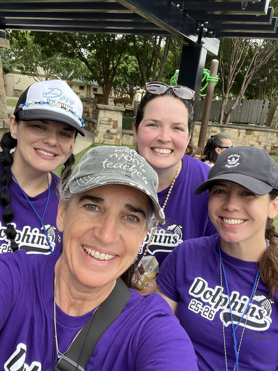 leahmt3's tweet photo. Last Field Day at Dove. Once a Dolphin 🐬 Always a Dolphin 🐬 #DESisBEST @GCISD https://t.co/cyH9TtRfCZ