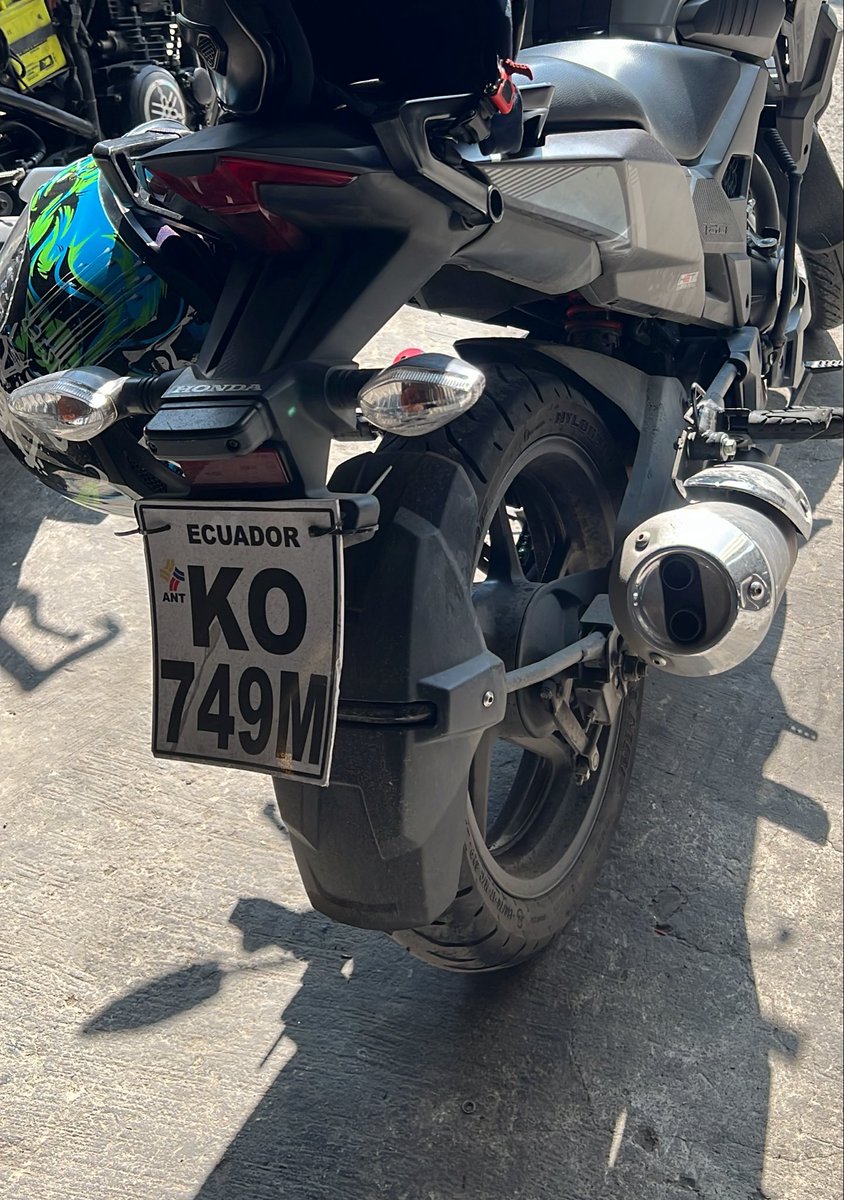 Gerardo_fx's tweet photo. @ATM_Transito @ATMGuayaquil se puede circular con placa de material rígido de manera provisional ? si mi moto fue matriculada en BUCAY y no entregan la placa metálica aún https://t.co/fgFdNRyFWQ