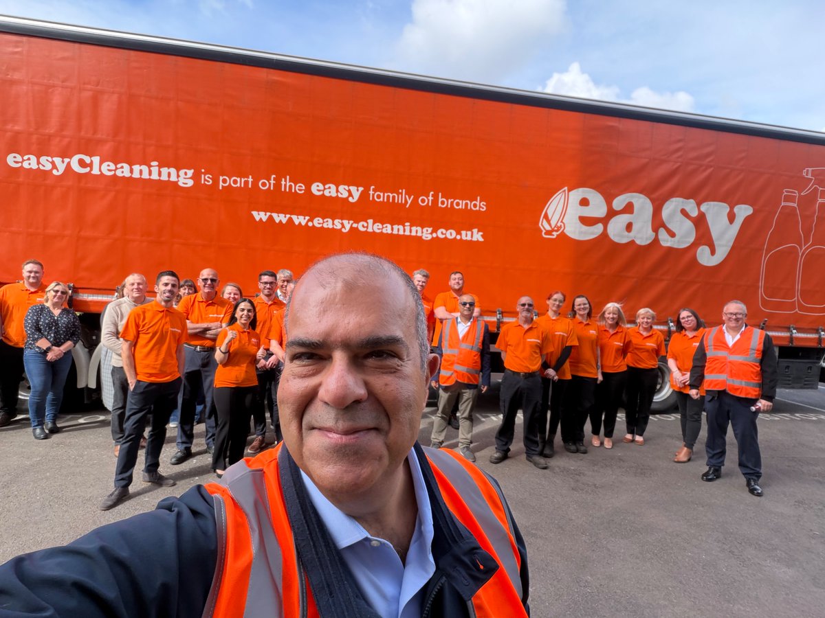 theeasyGroup's tweet photo. Sir Stelios and the easyGroup team today visited https://t.co/OSjLhB8Xui for a behind-the-scenes look at its manufacturing facility - the second largest of its kind in the UK.

Great to see the production line in action, hear about upcoming product launches and meet the people behind the business.

Huge thanks to Darren Mosley and the whole team for the warm welcome.

#easyFamilyofBrands #easyCleaning #Manufacturing