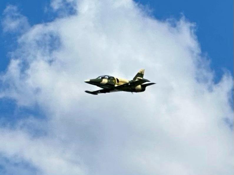 CZAmb_Nairobi's tweet photo. Proud to see #Czech 🇨🇿 L-39 Albatros as part of the air show during the swearing-in ceremony of H.E. President of Uganda 🇺🇬 @KagutaMuseveni this week. Called Puma in UG, the planes are operated by 🇺🇬 pilots who received training in #Czechia 🇨🇿.
🇨🇿🤝🇺🇬
@AERO_Vodochody 
@ed_mzvcr https://t.co/DdzBzkn2OW