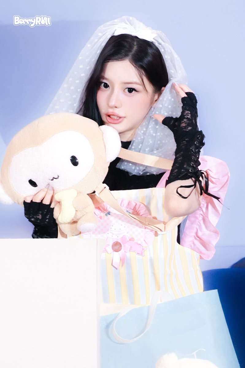BerryROLL2311's tweet photo. 260515 MUSICART 

#민주 #MINJU #아일릿 #ILLIT https://t.co/poVlwBT0z1