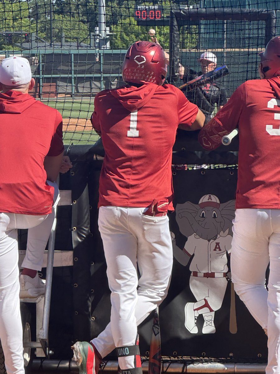 CurtBloom4's tweet photo. @thejustinlebron got the party started last night with a 2-run blast 💥 in the b1 for @AlabamaBSB https://t.co/8NDEkms2nm