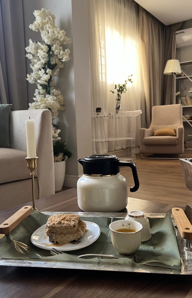 ROZAa5's tweet photo. "أن أقضي حَياة تُشبهني وتُشبه قَلبي ،
على مقاس نيتي وصَفاء رُوحي .. آمين"🌿🤍 https://t.co/Mwd3ayFQgQ