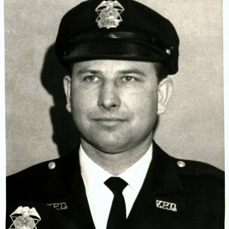 susancochran's tweet photo. Never forgotten. Always in my heart. Peace Officers MemorialDay https://t.co/zfZHM7W7qZ