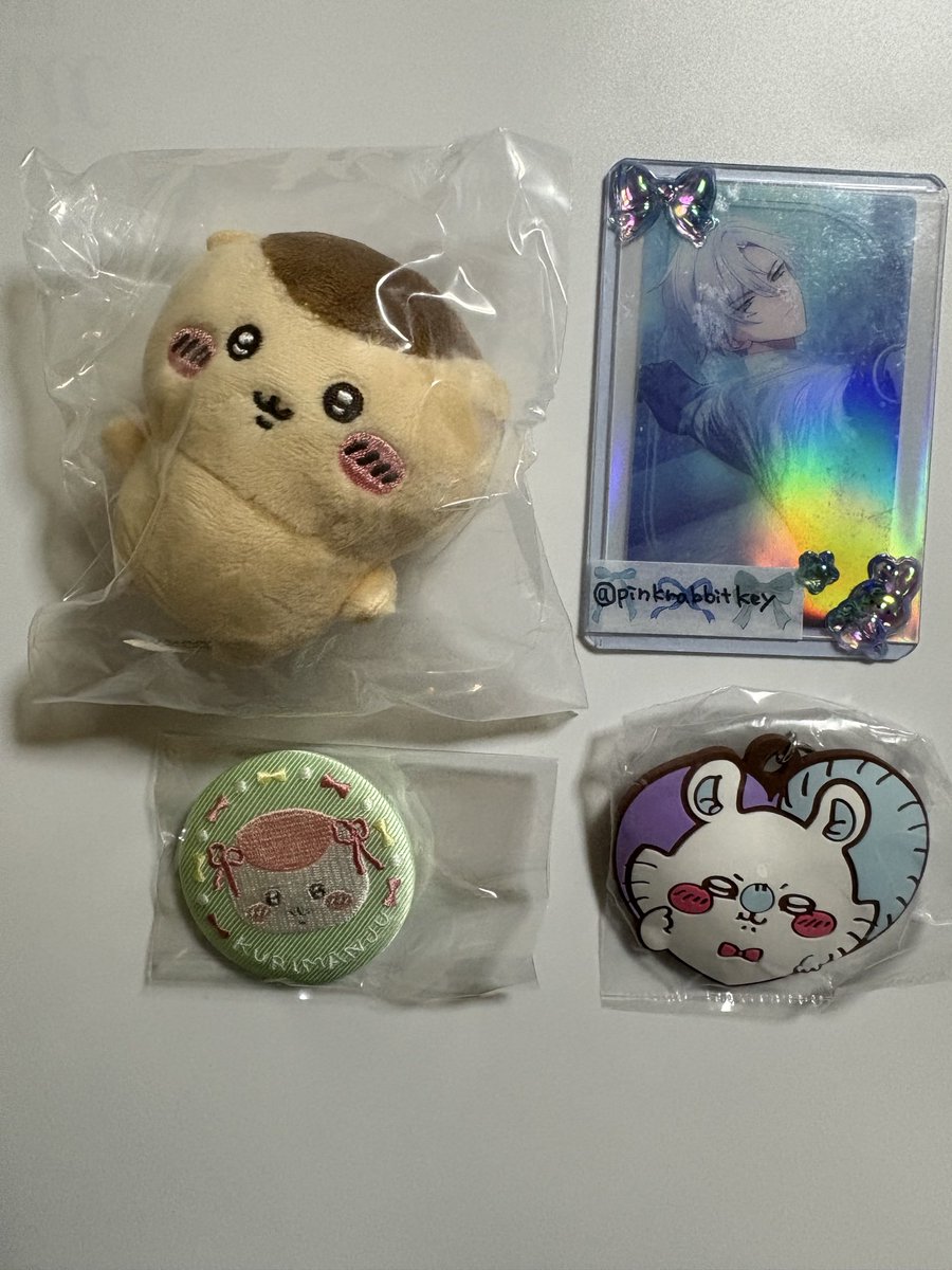 pinkrabbitkey's tweet photo. 【交換】ちいかわ 刺繍缶バッジ　ハートのラバーマスコット　おすわりぬいぐるみ

譲）モモンガ　くりまんじゅう
求）全て同種ハチワレ

名古屋手渡しもしくは郵送交換。
検索からもお気軽にお声掛けください。 https://t.co/nQ5rj8EOpL