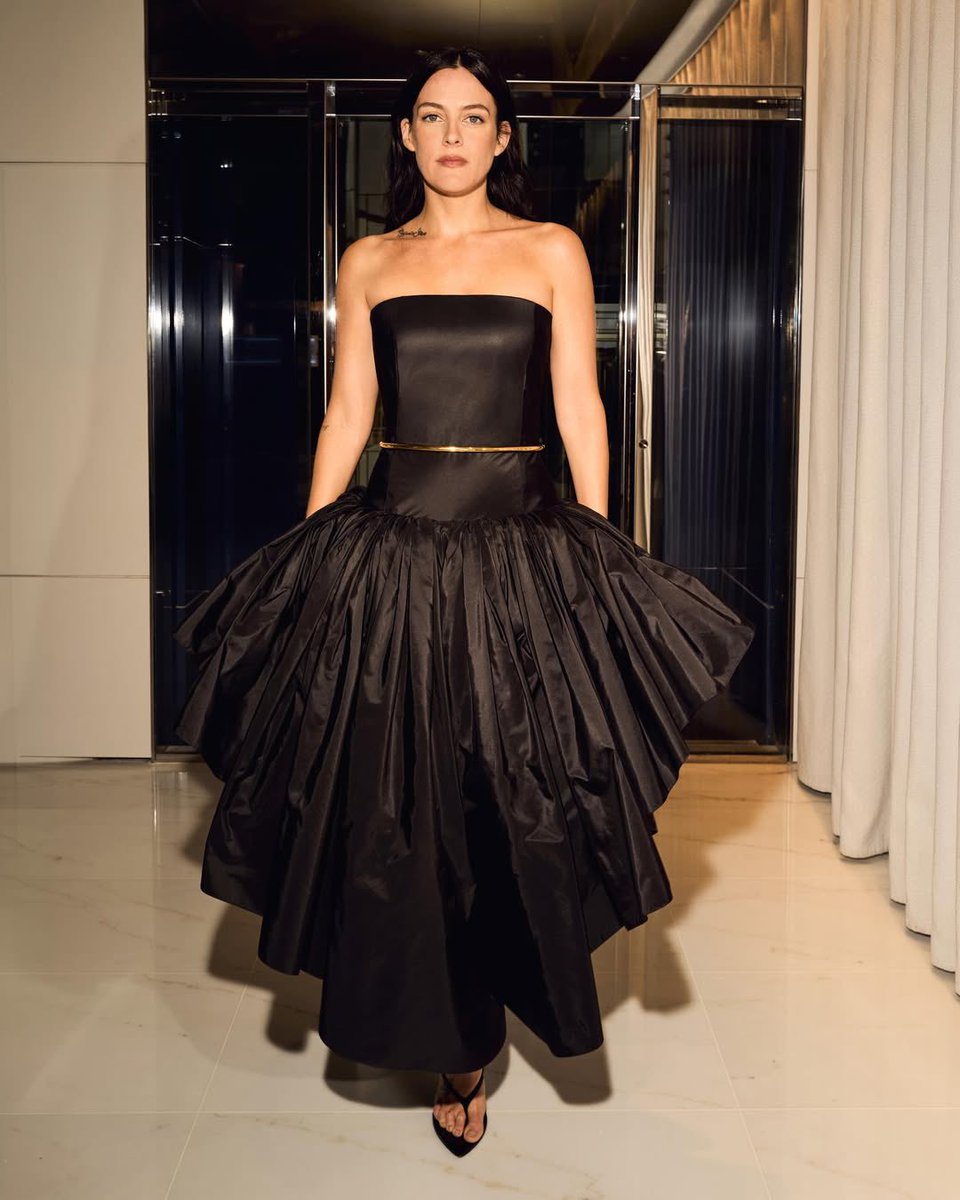 keoughphotos's tweet photo. Riley Keough in custom Alaïa at the Cannes Film Festival https://t.co/lOIraah5F1