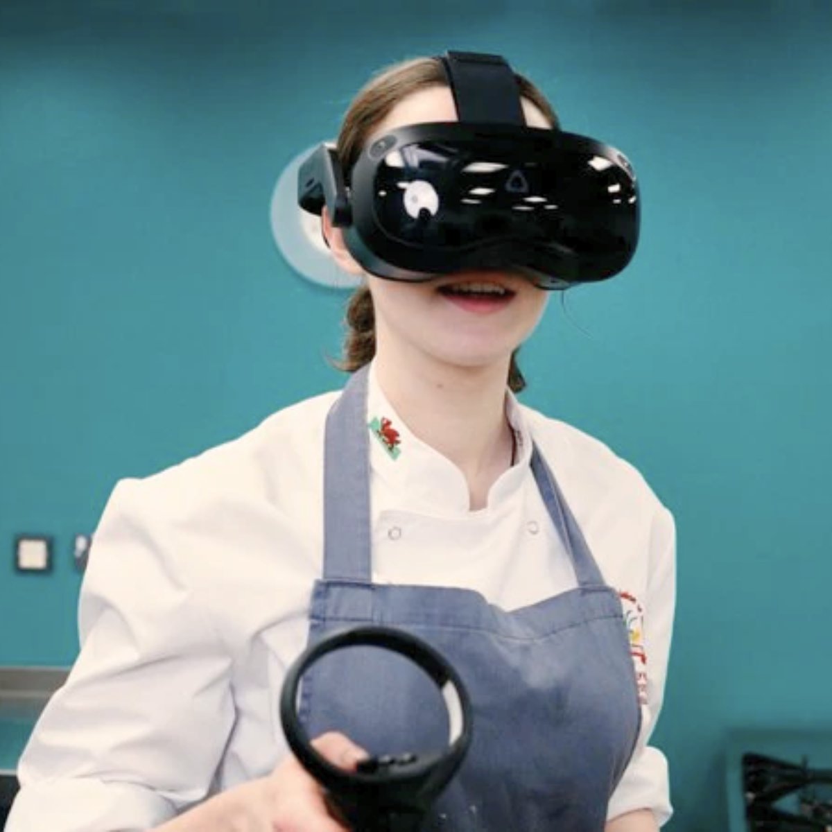 HTC VIVE tweet media