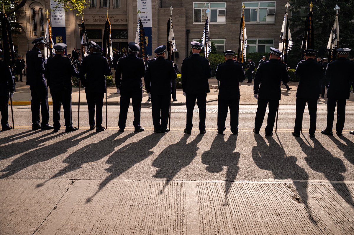 colinbphoto's tweet photo. This Week In Photos: Mayor Johnson's 3 Years, Officer Bartholomew Laid To Rest And More
PHOTOS: Take a peek at life in the city through the eyes and lenses of the @BlockClubCHI staff.
https://t.co/OVWgmYggDb https://t.co/c2BcjHOajN
