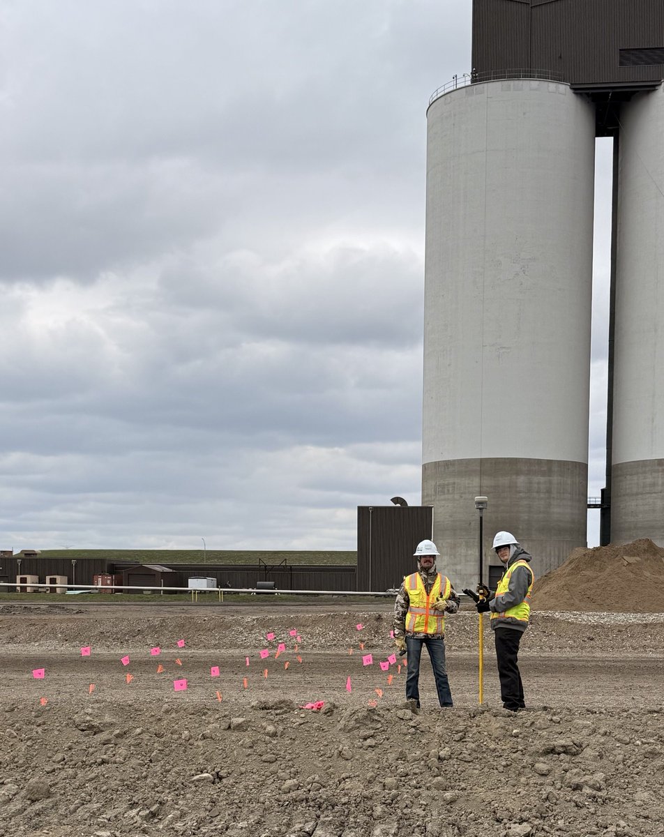 ApexEngGroup's tweet photo. Our Bismarck Survey Crew is at Rainbow Energy, laying the groundwork for design to become reality. Each stake marks the location of future structures, providing construction crews with a physical blueprint to bring this project to life. #InTheFieldFriday https://t.co/wbPigkIDnE