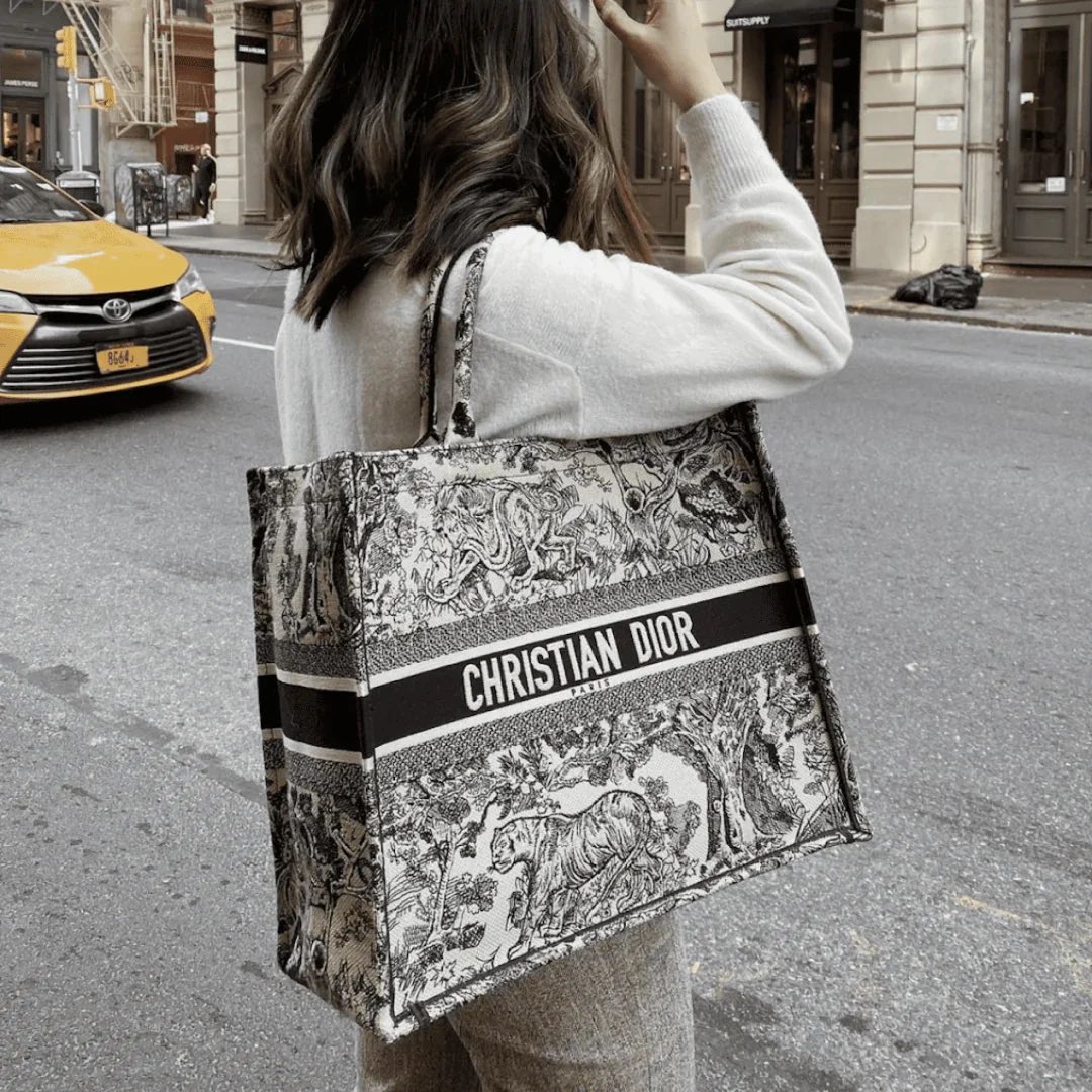 k___rl_'s tweet photo. No puedo creer que alguna vez en mi vida llore por esta bolsa, la deseaba con mi alma jsjsjs https://t.co/pQCeLLKOIU