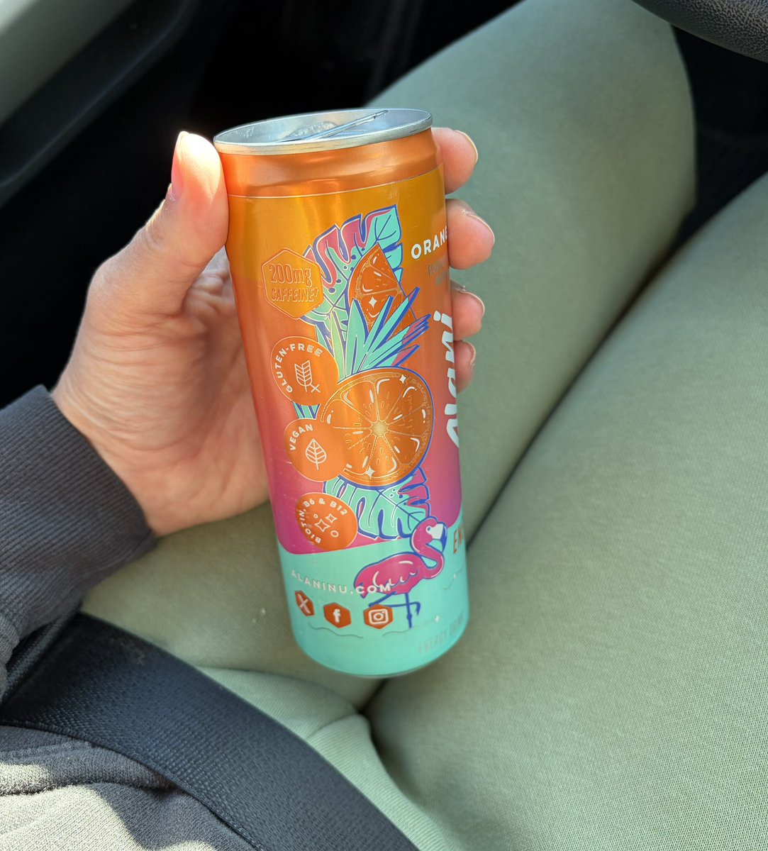 whatgreenlite's tweet photo. I drink the beverage so I can do the things 🥤 💪🏻
#caffeinequeen #alani #fridayvibes https://t.co/JFSHlx2wAr