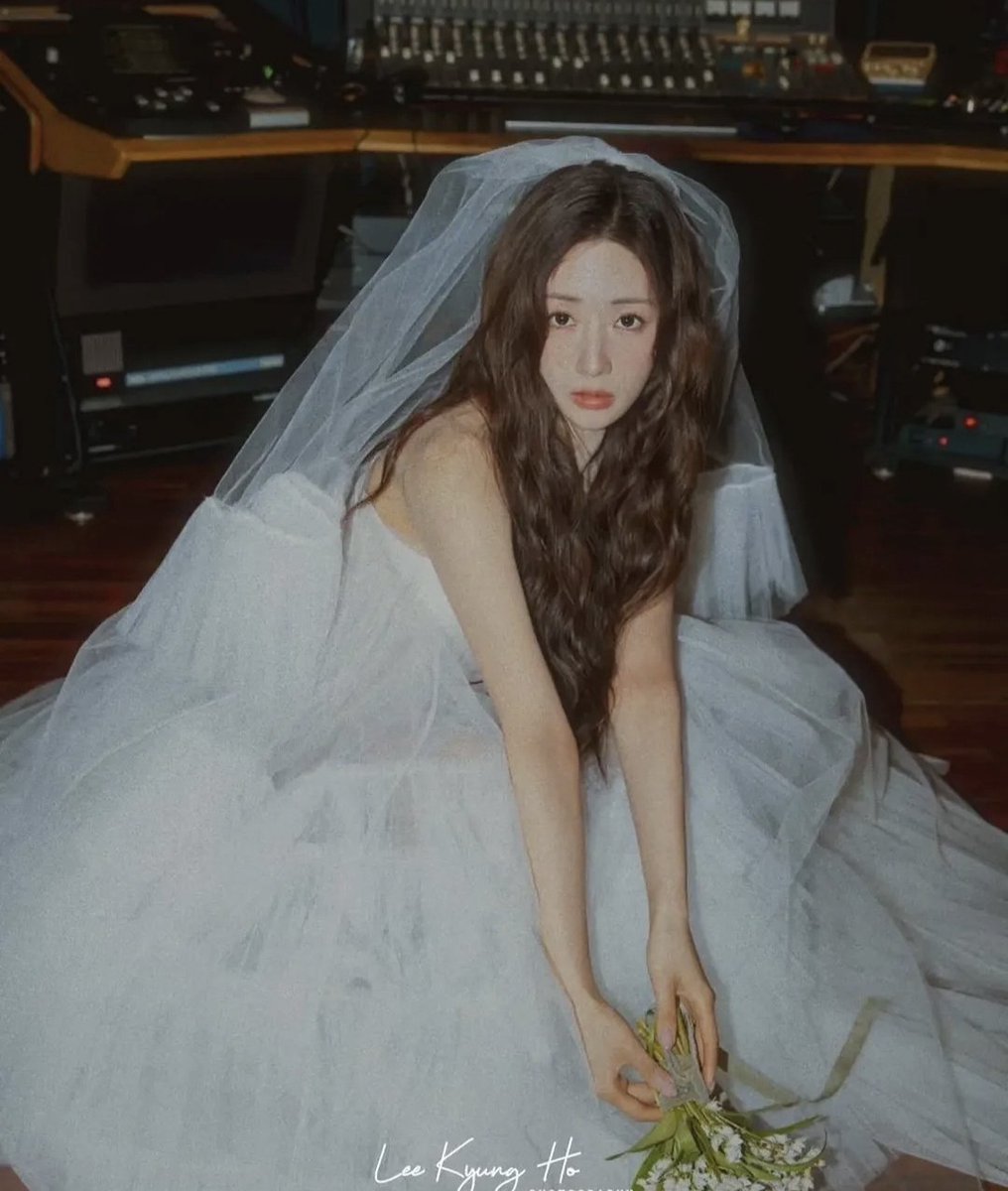 amaneELF2005's tweet photo. وصلت صوره العرووسه 🏃‍♀️🏃‍♀️🏃‍♀️🏃‍♀️
#yoonbomi
#Apink https://t.co/BhKsZgl2eY