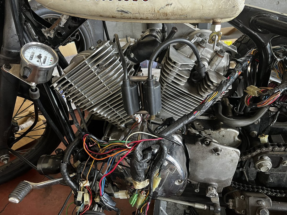 i_9_six's tweet photo. 横出しキャブ
コイル移設
#ds250
#ds250chopper
#ドラッグスター250 https://t.co/pGve6Iko2E