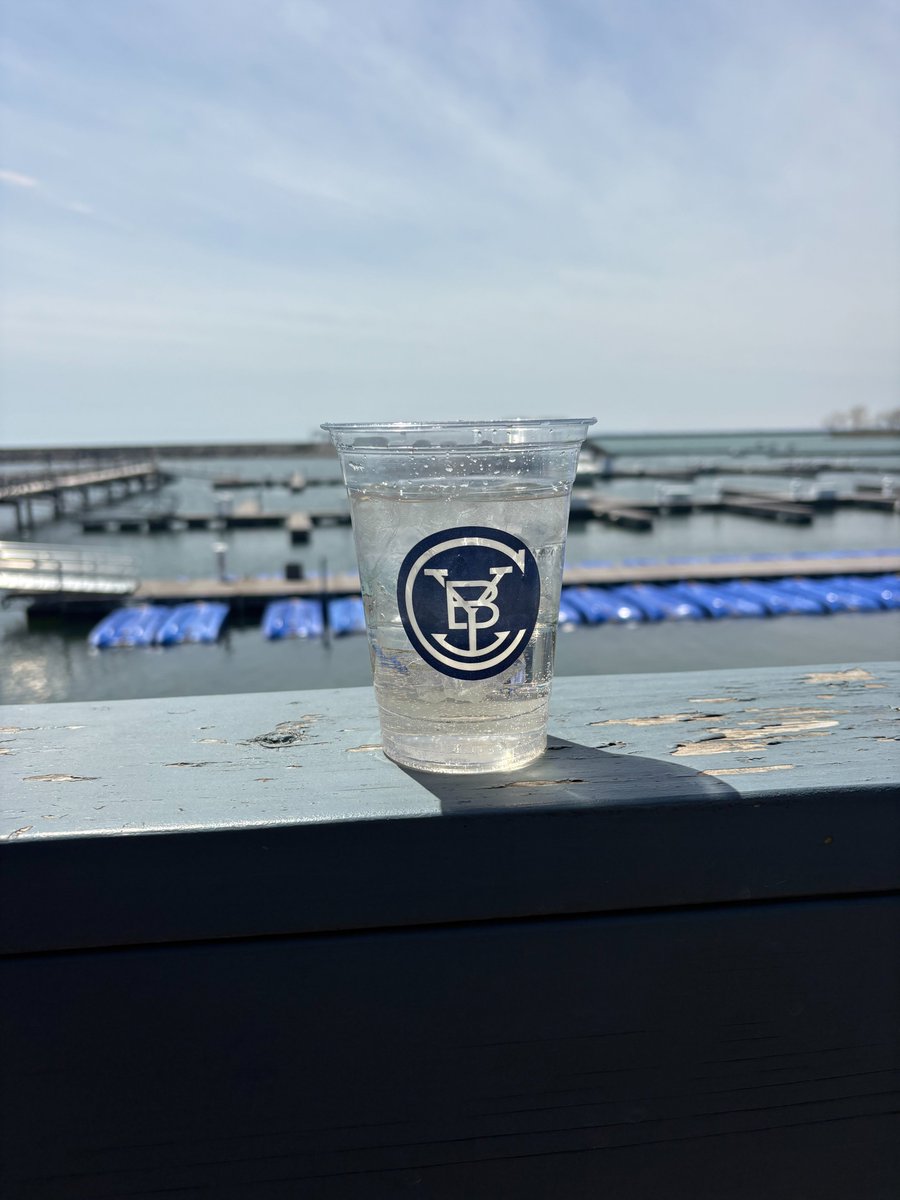 CharliesBY's tweet photo. A beautiful harbor opening day, boats are coming in the gas dock is functioning we are open for your dining and dancing pleasure. Summer is officially started. #harborlife https://t.co/mSHdRUnClL