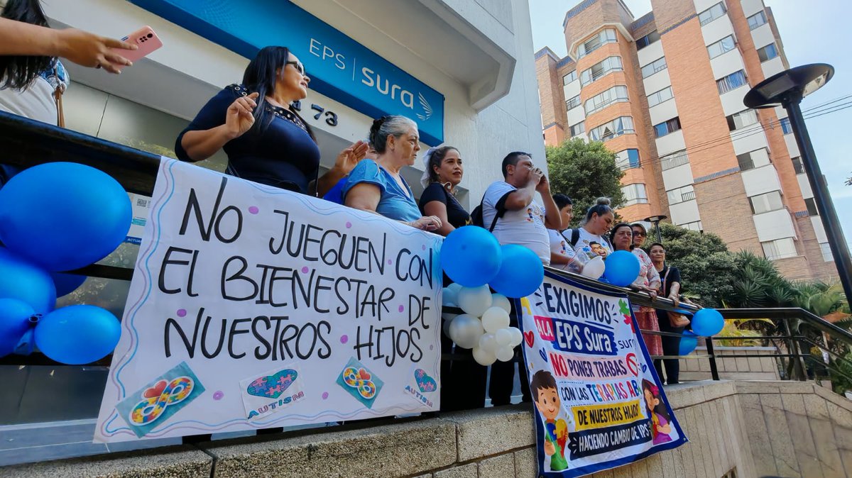 vanguardiacom's tweet photo. #AEstaHora Un grupo de madres y padres de familia denuncia que cerca de 500 niños con autismo en Santander serían trasladados de IPS para continuar con sus terapias. Aseguran que esta decisión podría representar un retroceso en los procesos y avances que sus hijos han alcanzado. https://t.co/3uG0LVtWfJ