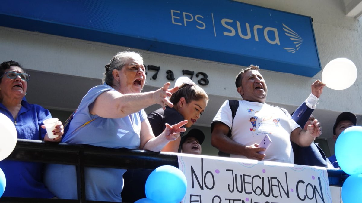vanguardiacom's tweet photo. #AEstaHora Un grupo de madres y padres de familia denuncia que cerca de 500 niños con autismo en Santander serían trasladados de IPS para continuar con sus terapias. Aseguran que esta decisión podría representar un retroceso en los procesos y avances que sus hijos han alcanzado. https://t.co/3uG0LVtWfJ