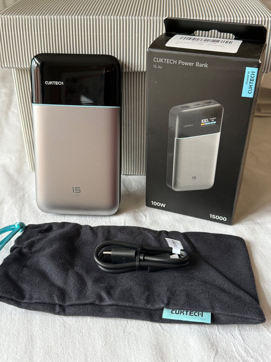 ReviewStudioUK1's tweet photo. AD
Another #FathersDayGift banger, a #Power bank that lasts!
https://t.co/kJfy6KjbAZ
#PowerBank #NiftyGadgets #GiftsForDad #GiftsForGrandad #GiftsForTravellers #HandLuggage #FathersDayGifts https://t.co/TBpkPWY7My