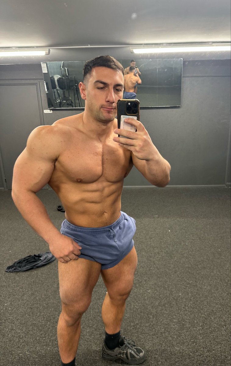 AlphaMuscleGod tweet media