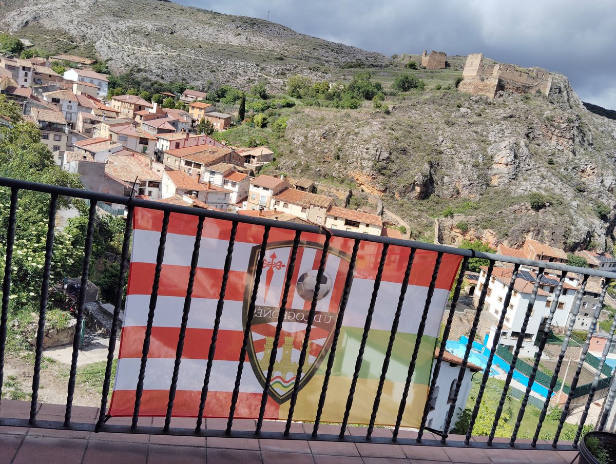 BorjaLgr's tweet photo. Desde Muro de Aguas #ModoPlayOff
#EmpujamosJuntos 
⚪🔴⚪🔴⚪🔴⚪ https://t.co/bX8mEBc8V7