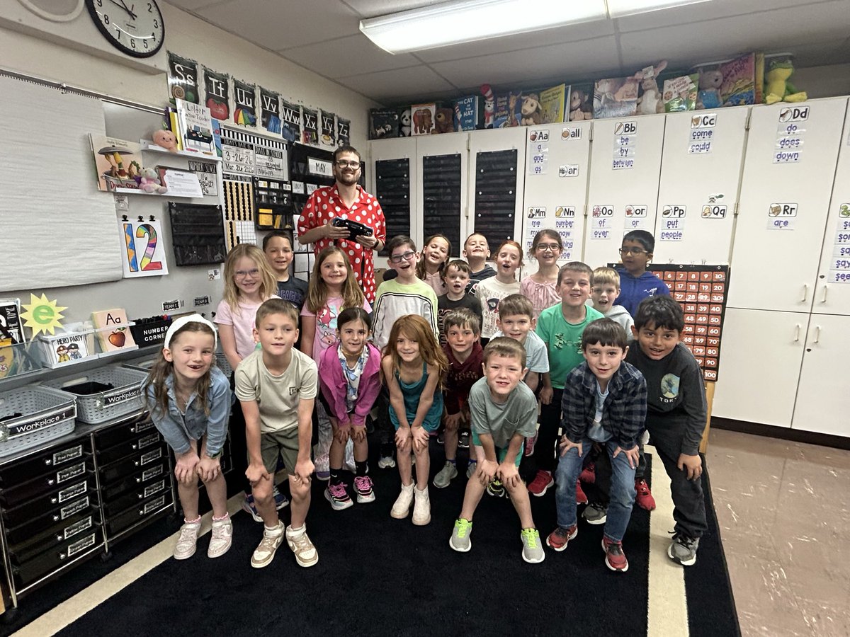 Avon East Elementary School tweet media