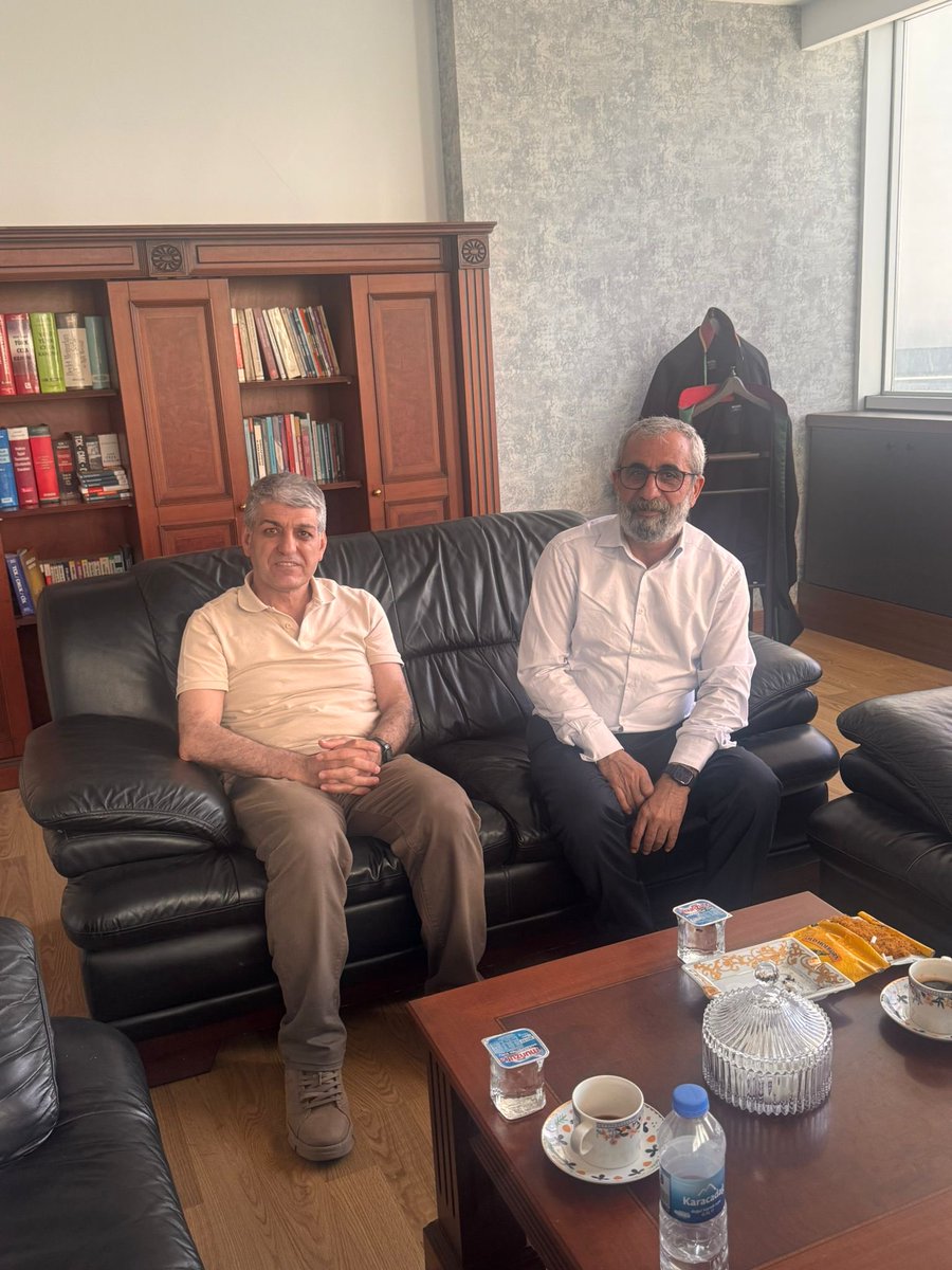 mahmutvefa1's tweet photo. 33 yıl cezaevinde kalan müvekkilim Ali Koç ziyaretime geldi…Hoş geldin Ali Arkadaş….. https://t.co/qWlZeKEf2S