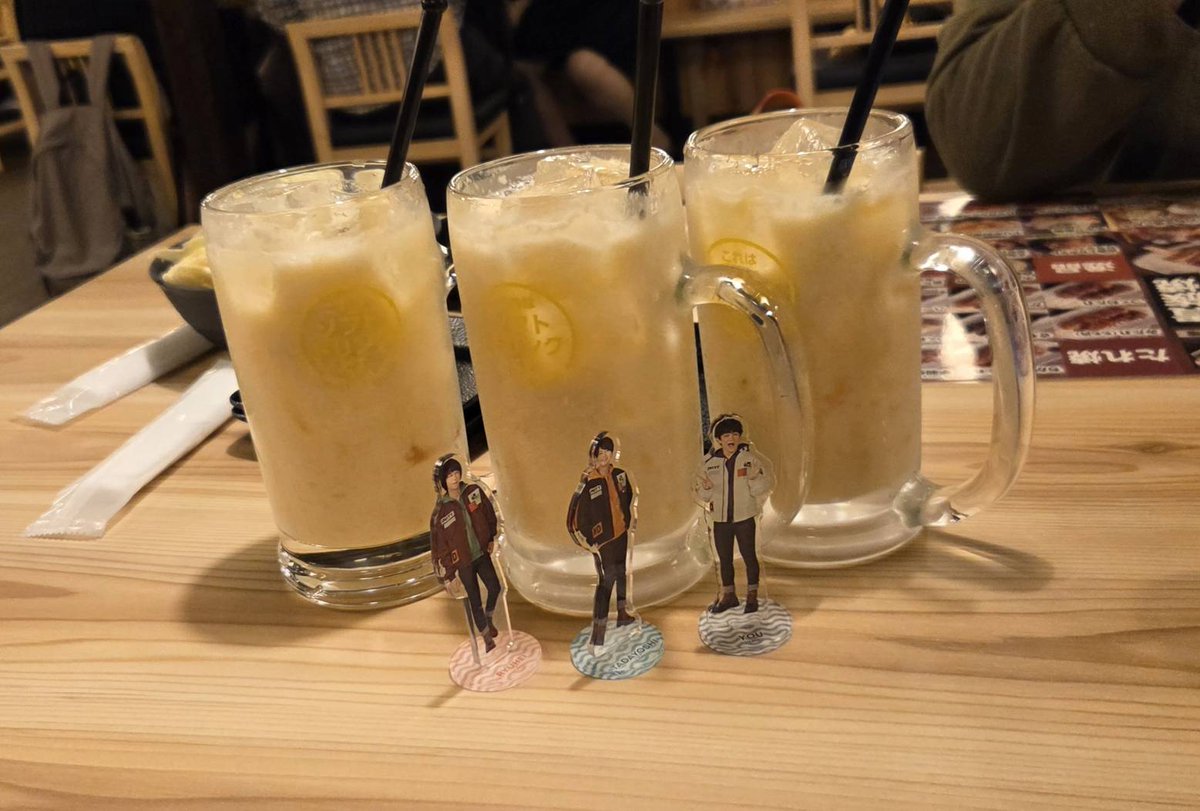 tadayoshi_aki's tweet photo. 友達と前夜祭してきたよー
車の運転しなきゃだからミックスジュースで乾杯 https://t.co/XSdzcn9I4Z