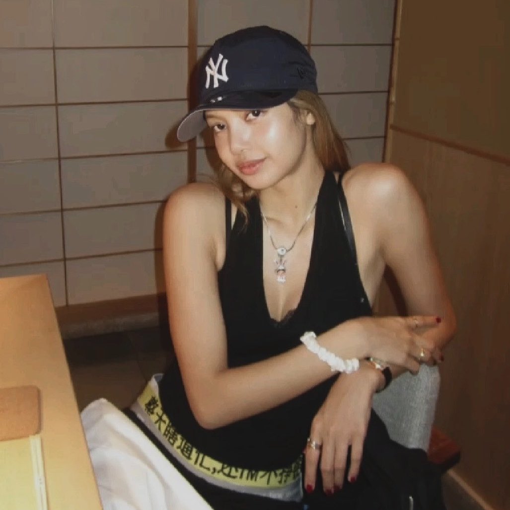 ria ✮⋆˙ tweet media