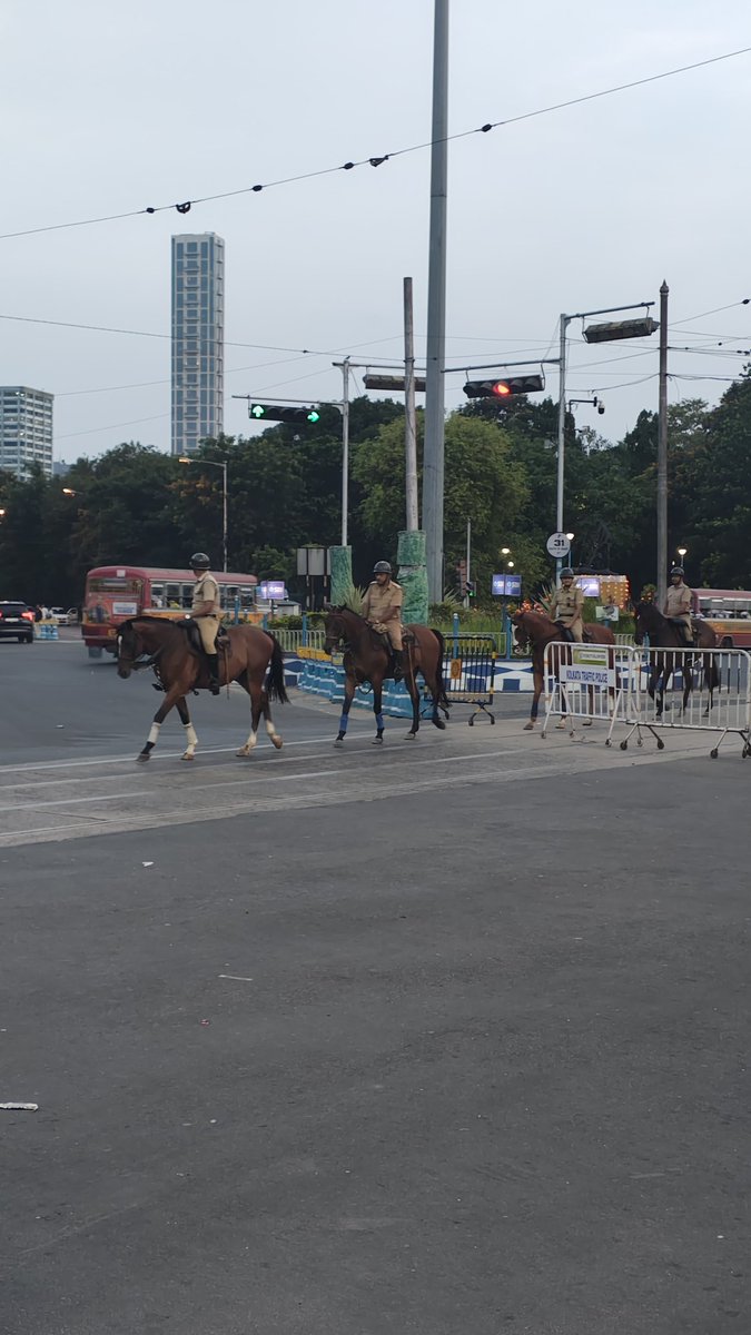 5ambitMohapatra's tweet photo. A really cool scene near Eden Garden, Kolkata. https://t.co/5utjntTWNM