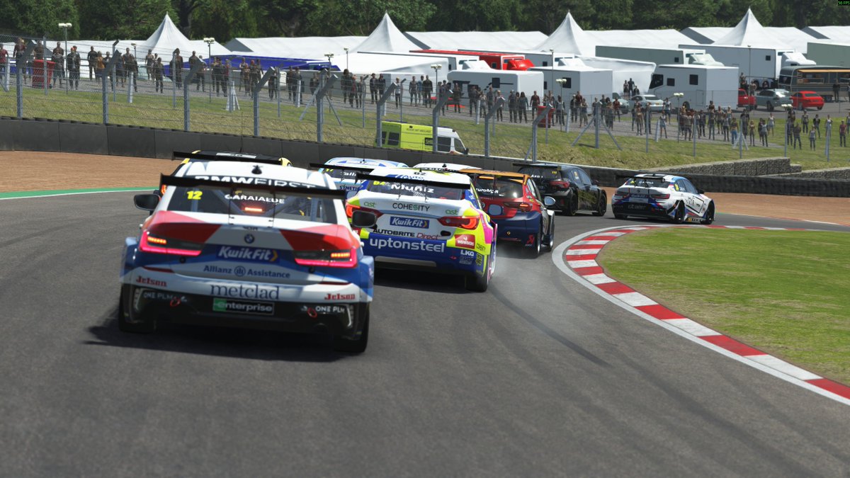 Solo_Simracing's tweet photo. Carrerón en Brands Hatch en la segunda fecha de nuestro campeonato BTCC. 26 pilotos dándolo todo en pista durante las 4 mangas. 

Retrasmisión, comisario en directo, nivelazo de los pilotos y como siempre, el mejor ambiente en pista!

Te apuntas? Queda alguna wild car para ti :) https://t.co/fXTAKEUBPy