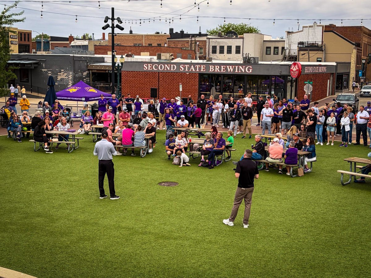 Scott_Peace's tweet photo. Thanks to everyone who came out to our 3 Panther Caravan stops…

We loved sharing @UNIAthletics with Des Moines, Cedar Rapids and Cedar Falls!

#EverLoyal x @UNI_Alumni https://t.co/59icwUXr5Z