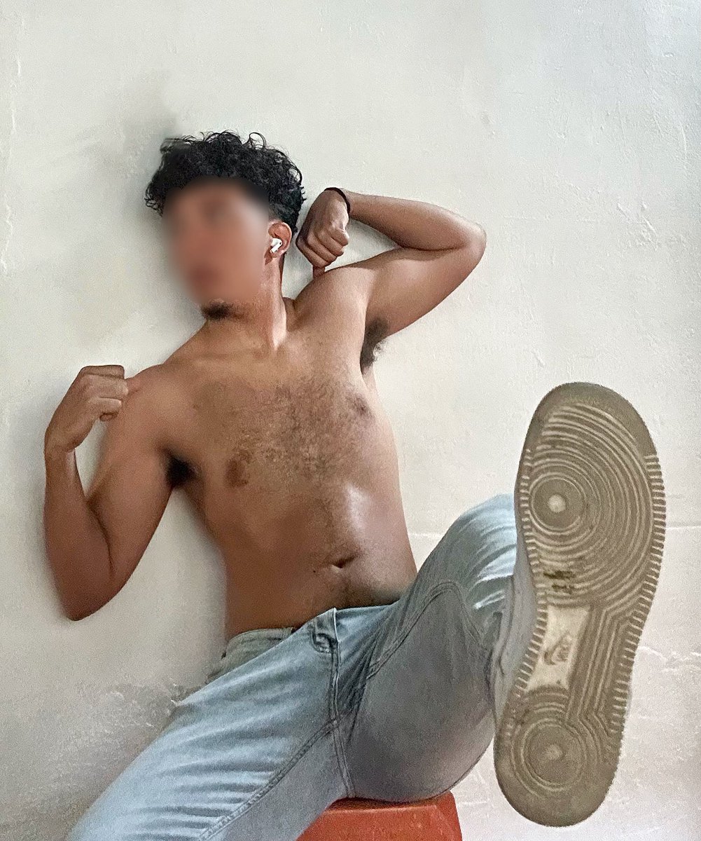 shadow_alphadom's tweet photo. I have dirty shoes and you have a tongue, would you clean them for me? https://t.co/SrkbZGcmK1