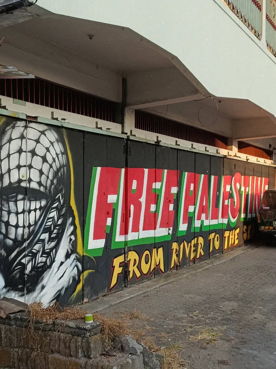 Radical Graffiti tweet media