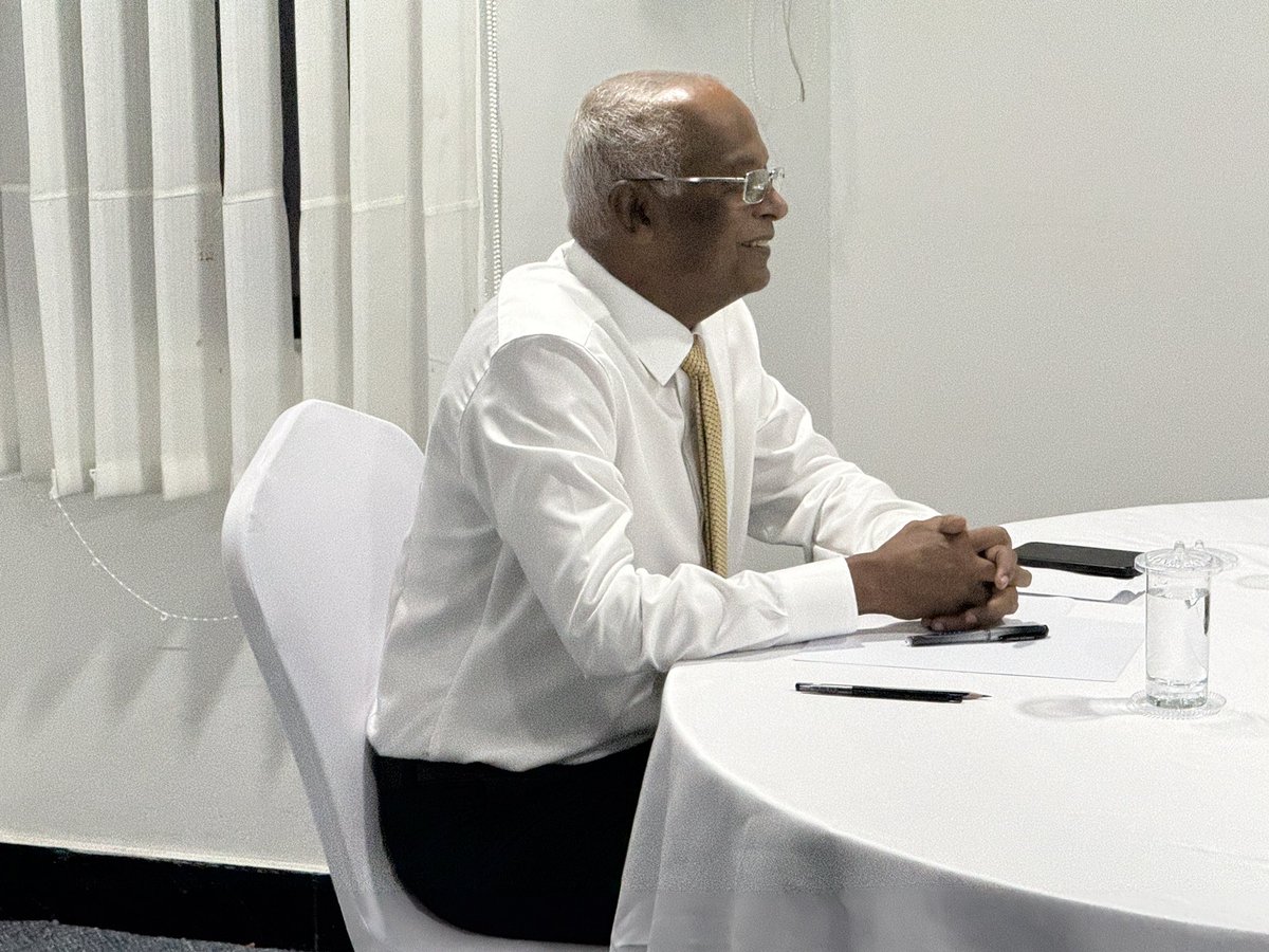 MohamedMasih's tweet photo. ތިން ރައީސުންގެ ބައްދަލުވުން 

#LIVE https://t.co/L8taqSwJ1w