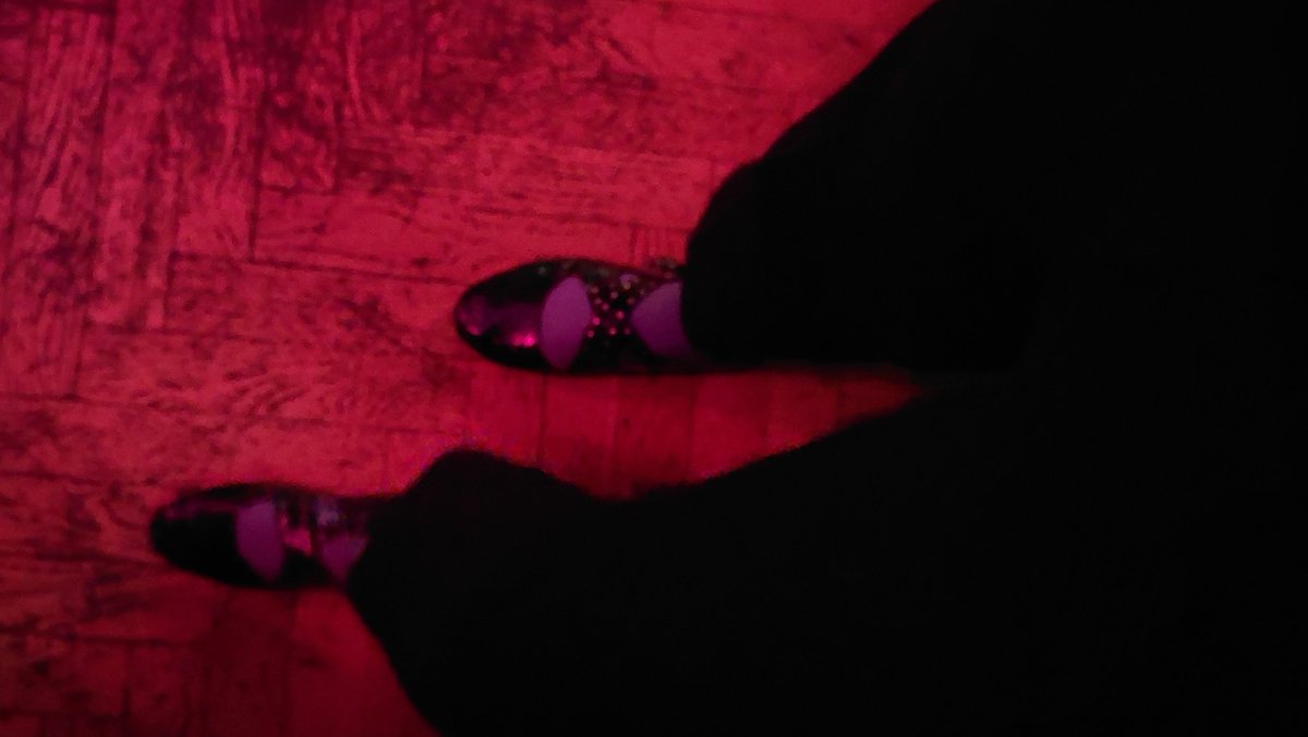 fluorescentgrll's tweet photo. unfortunately not even the autotune can turn me off these new strokes tunes.... too far gone for them perhaps. unrelated pic of ballet flats on a dancefloor. https://t.co/6LbNdSoFZw