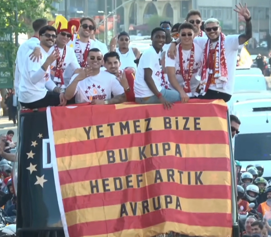 forzacimbom's tweet photo. YETMEZ BİZE BU KUPA, HEDEF ARTIK AVRUPA! https://t.co/uJAicFs4yV