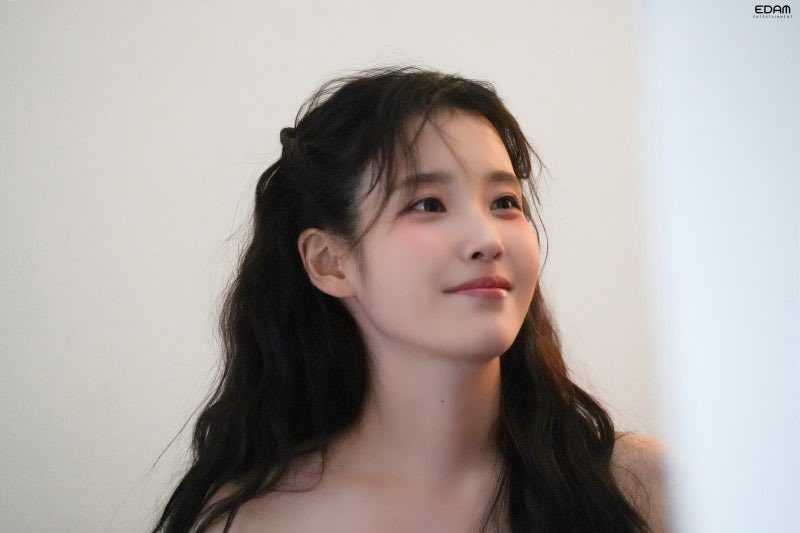 fullmoon918's tweet photo. 34번째탄일을경하드립니다
#장원출신_아이유_생일입니다만
사랑해요고마워요
#HAPPY_JI3UN_D4Y
행복한생일보내시길 https://t.co/y03DHaO016