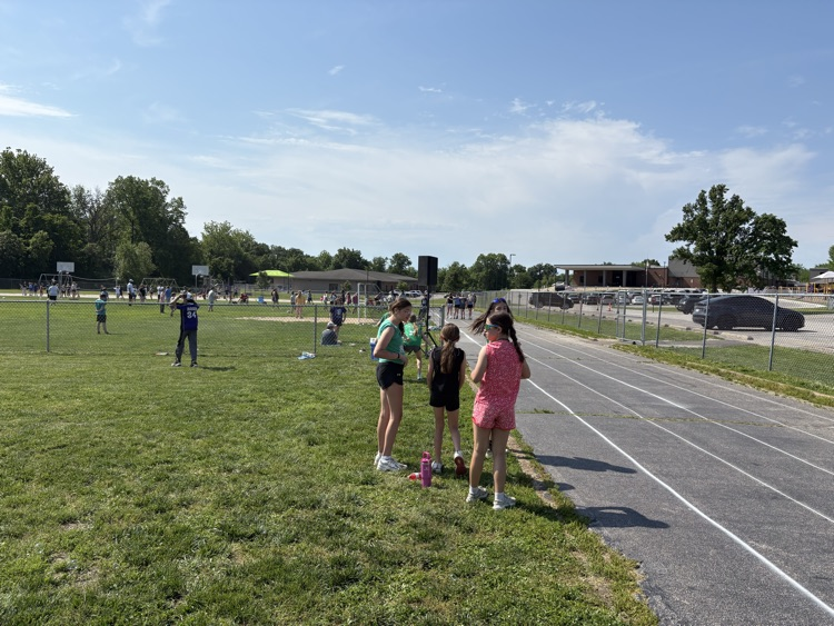 PI_MVR3's tweet photo. We really lucked out with the weather for PI field day! https://t.co/tA2eEyLKWQ