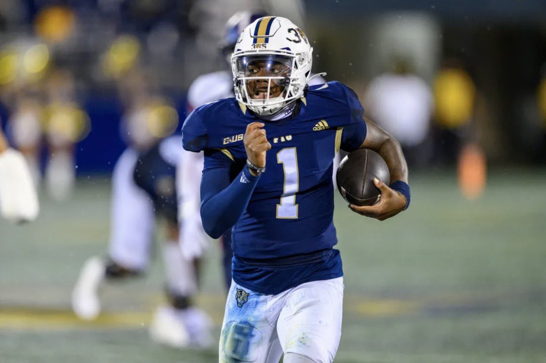 KJIshmael4's tweet photo. #AGTG Blessed and thankful to receive an offer from fiu #Gopanthers @CoachAJA3 @CoachJB_4 @_9Time @2kKyei @TomLoy247 @adamgorney @On3 @247Sports https://t.co/kLVqjffOXG