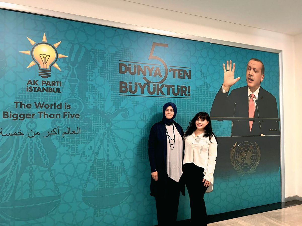 cilemduman's tweet photo. Ak  Parti İstanbulKültür ve Sanat Politikaları İl Başkan Yardımcısı sayın @HGorgul
Helin Görgül hanımefendiyi makamında ziyaret ettim.. Misafirperverliğinden dolayı teşekkürlerimle... @abdullahozdemir  @akpartiistanbul https://t.co/v7rCTu5zk8