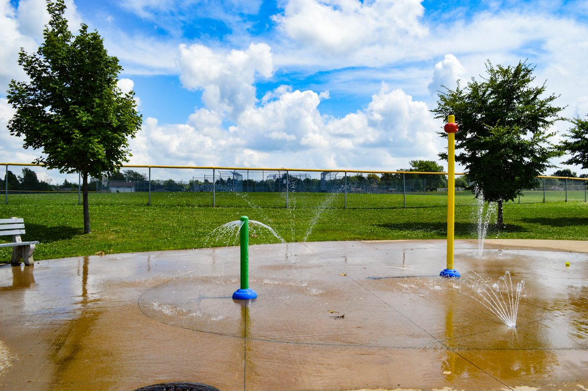 cityofhamilton's tweet photo. Spray pads across Hamilton are opening for the 2026 season ahead of the long weekend. Visit the City’s website to check the status and find a spray pad near you: https://t.co/tv2ebDrf7r https://t.co/4eMPxI8nWG