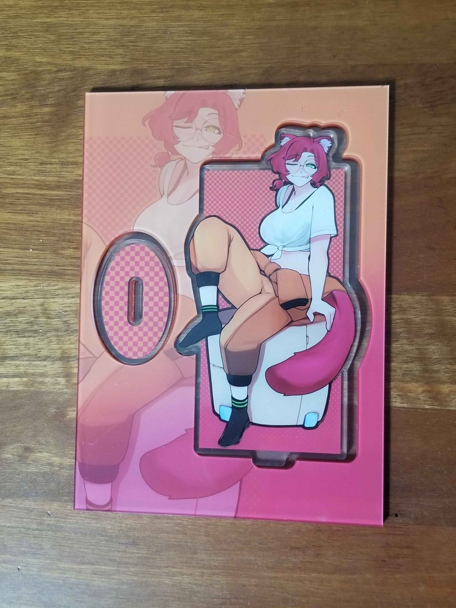 VtHorizons's tweet photo. It's here! @Pomatomaster Standee! Art made by the amazing @BrothBowl 
Reminder, remove protective plastic cover before putting it together! ❤️ https://t.co/J9lTcWsHBm