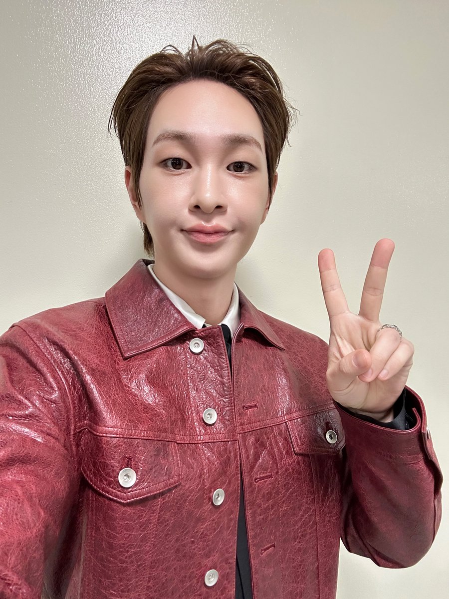 SHINeebble's tweet photo. [260514] 🐰

*picture* (9:16pm) https://t.co/gPZDh5AOJd
