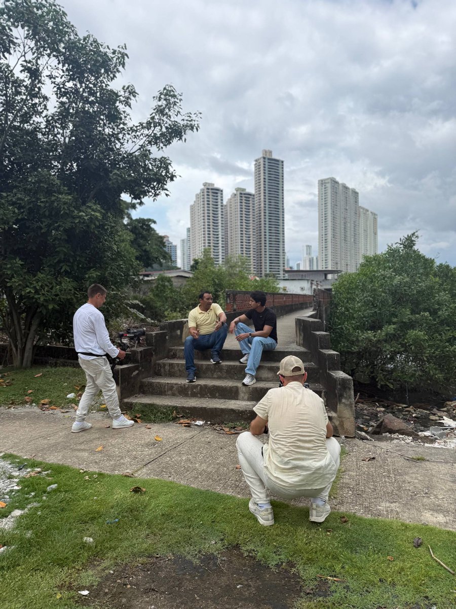 reporter0s's tweet photo. ATENCIÓN… ¡ESTRENO!  🇵🇦 

¡Este viernes y sábado estrenamos nuestro nuevo repoRTa desde Ciudad de Panamá! 

Hablamos de la gentrificación y cómo esto está afectando a los panameños. Tantos edificios lindos, modernos y gigantes tienen un precio, y no es solo el económico. ✅ ¡NO SE LO PIERDAN!  

Les dejo algunas imágenes del detrás de cámaras.

@DanielAcostag